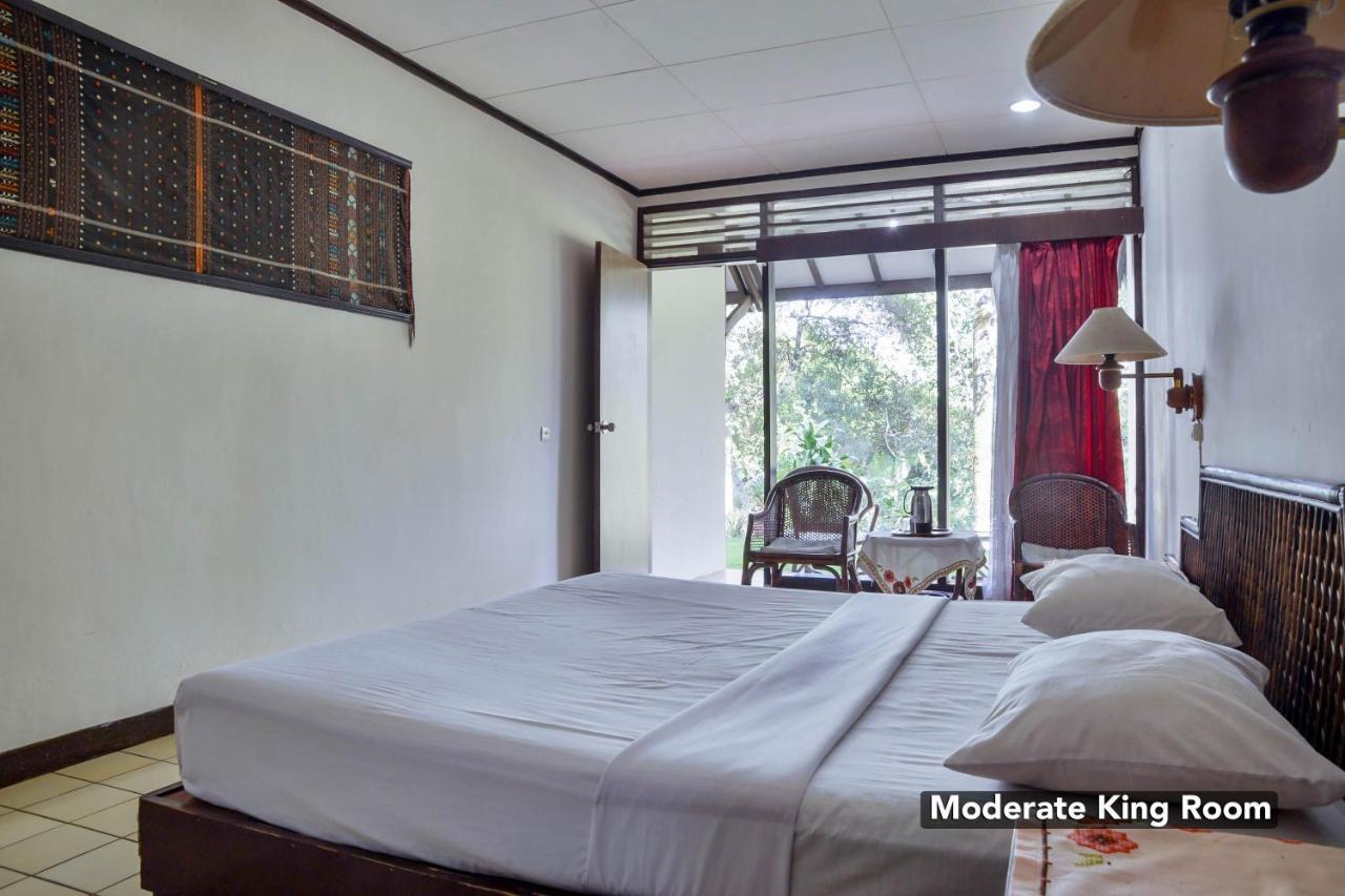 Silintong Hotel Ambarita Esterno foto
