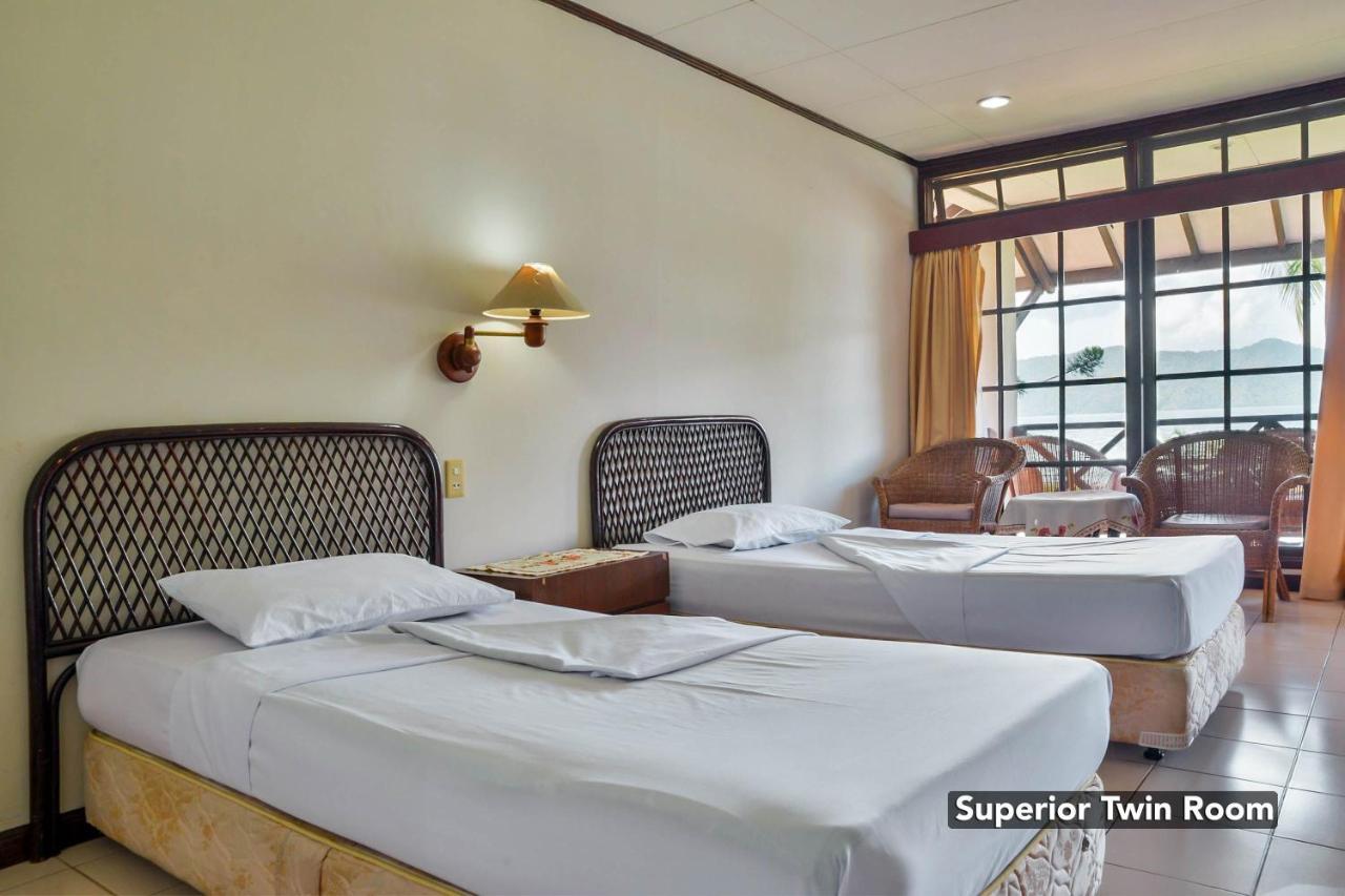 Silintong Hotel Ambarita Esterno foto
