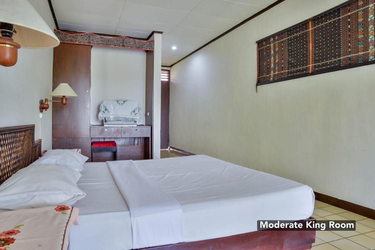 Silintong Hotel Ambarita Esterno foto